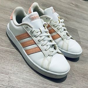 Adidas Sneakers